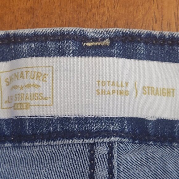 Levi’s Signature Gold~ Straight Leg Cut ~  Sz 4S  ~ Jeans ~ Excellent Condition - Picture 7 of 9